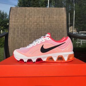 nike tailwind 6